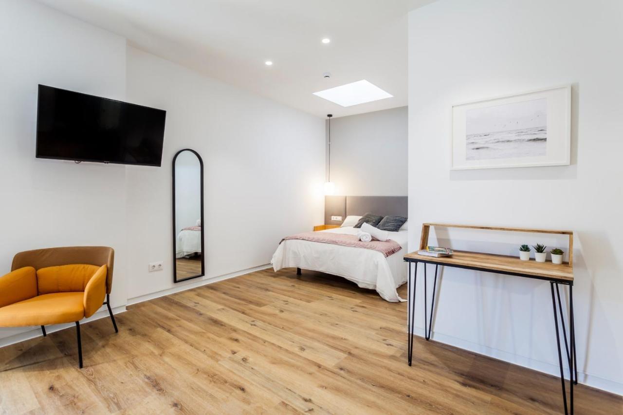 Puerto Beach Suites Valencia Bagian luar foto