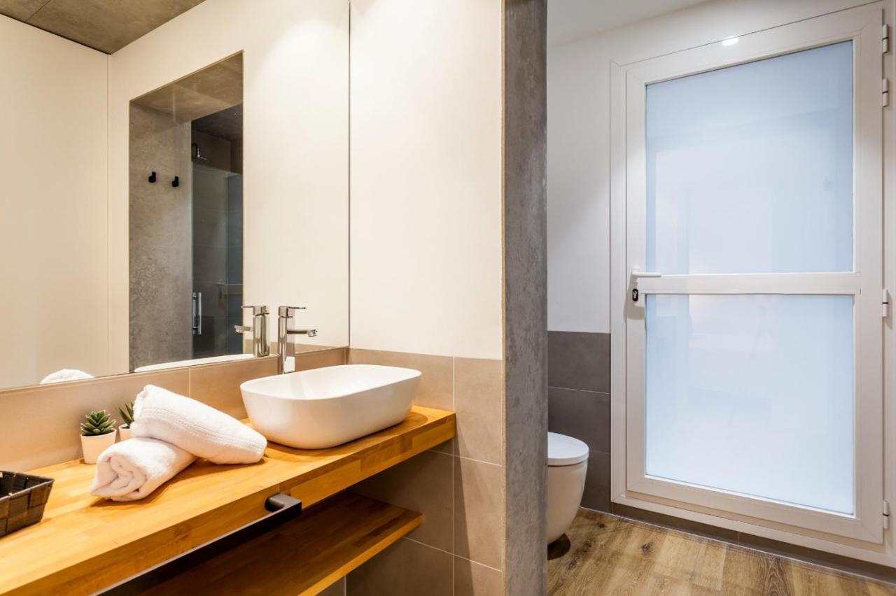 Puerto Beach Suites Valencia Bagian luar foto