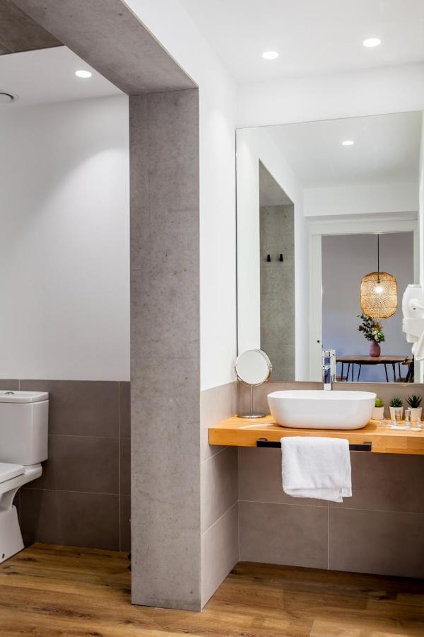 Puerto Beach Suites Valencia Bagian luar foto