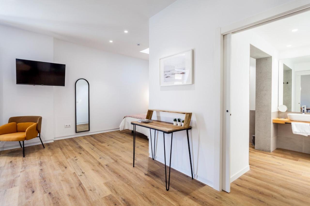 Puerto Beach Suites Valencia Bagian luar foto