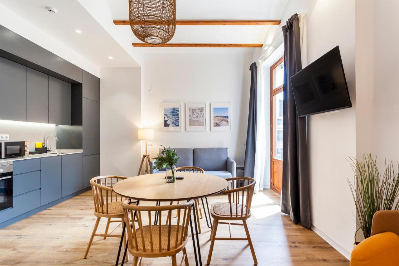 Puerto Beach Suites Valencia Bagian luar foto