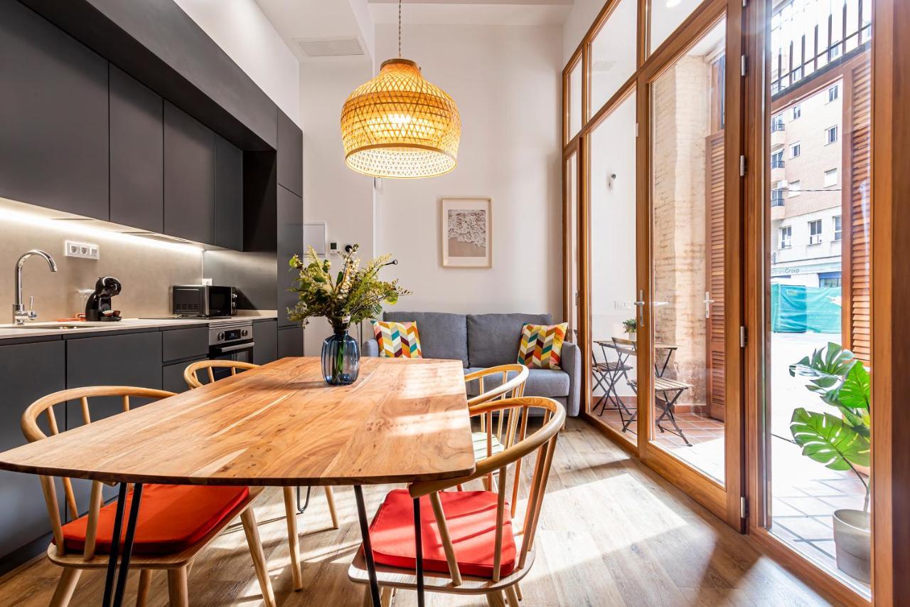 Puerto Beach Suites Valencia Bagian luar foto